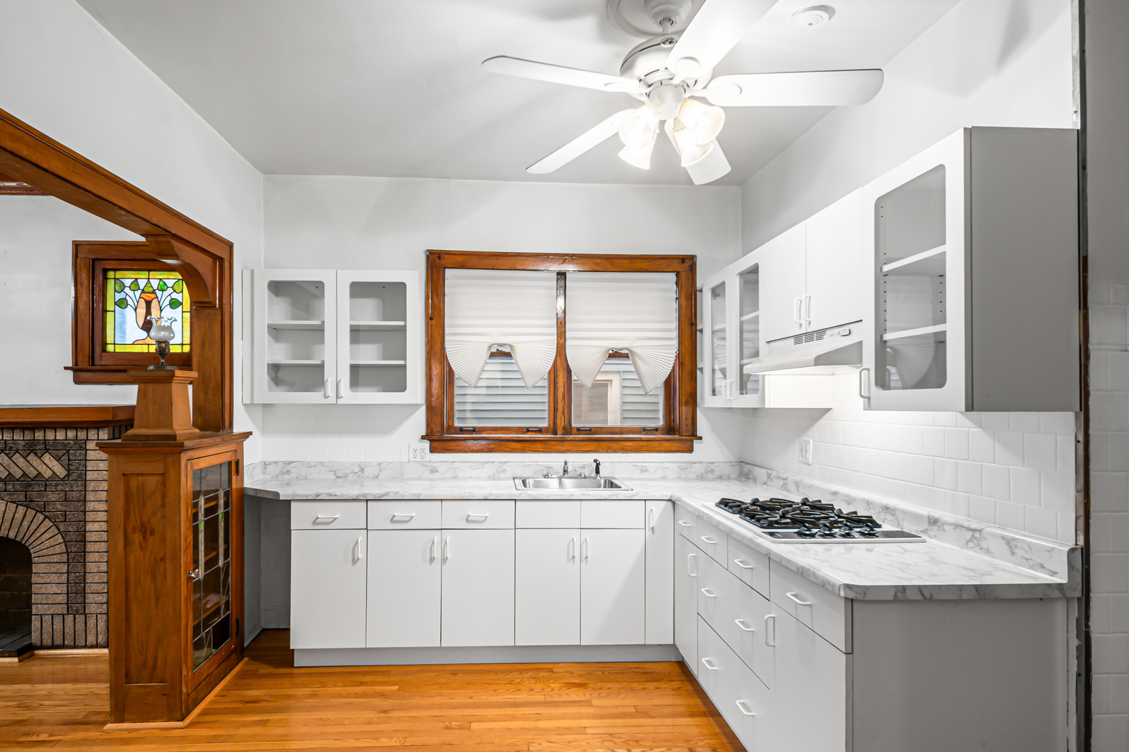 8638 S Escanaba Avenue