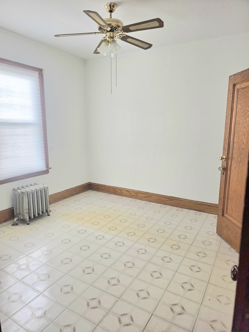 8638 S Escanaba Avenue