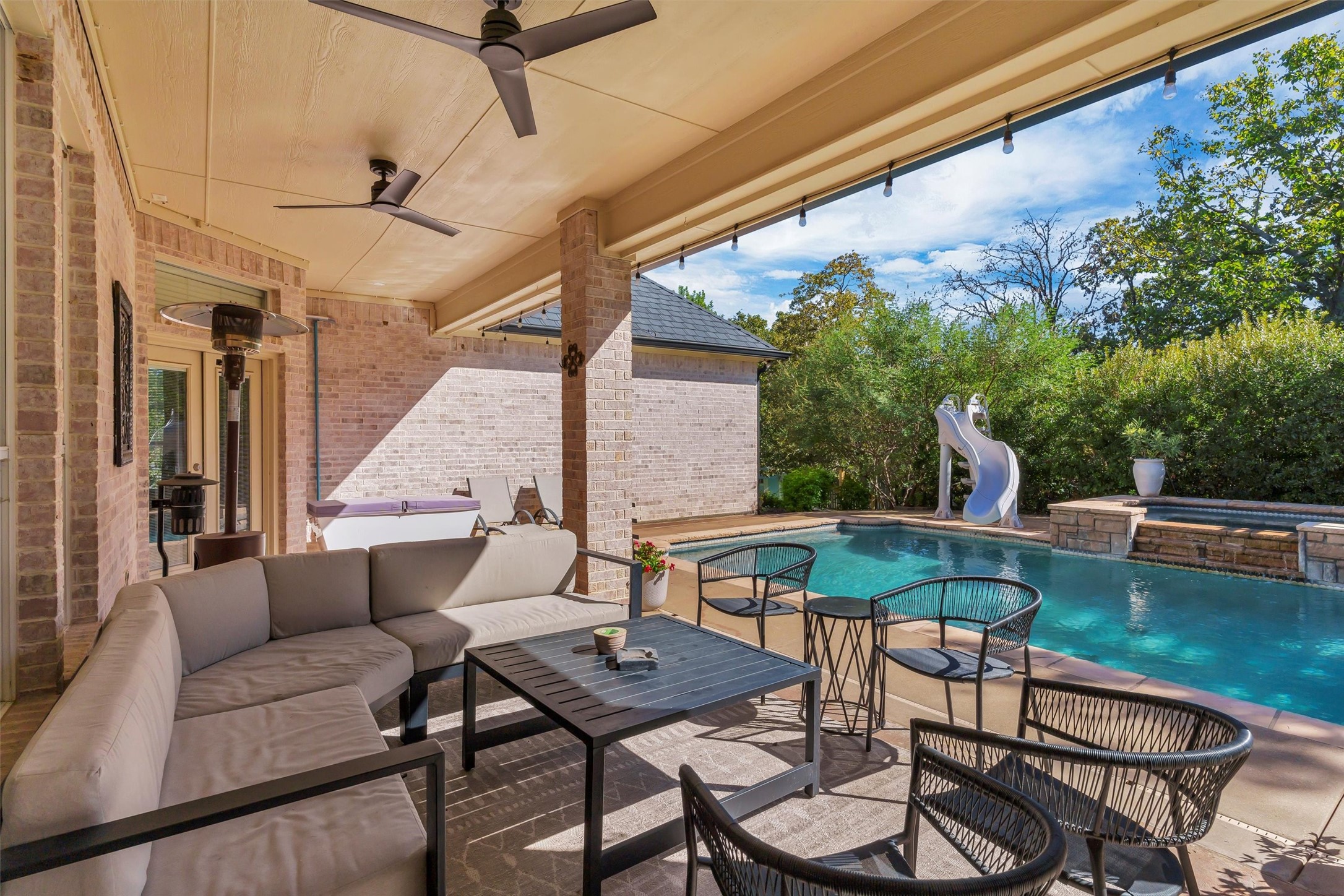 3404 Oak Leaf Drive
