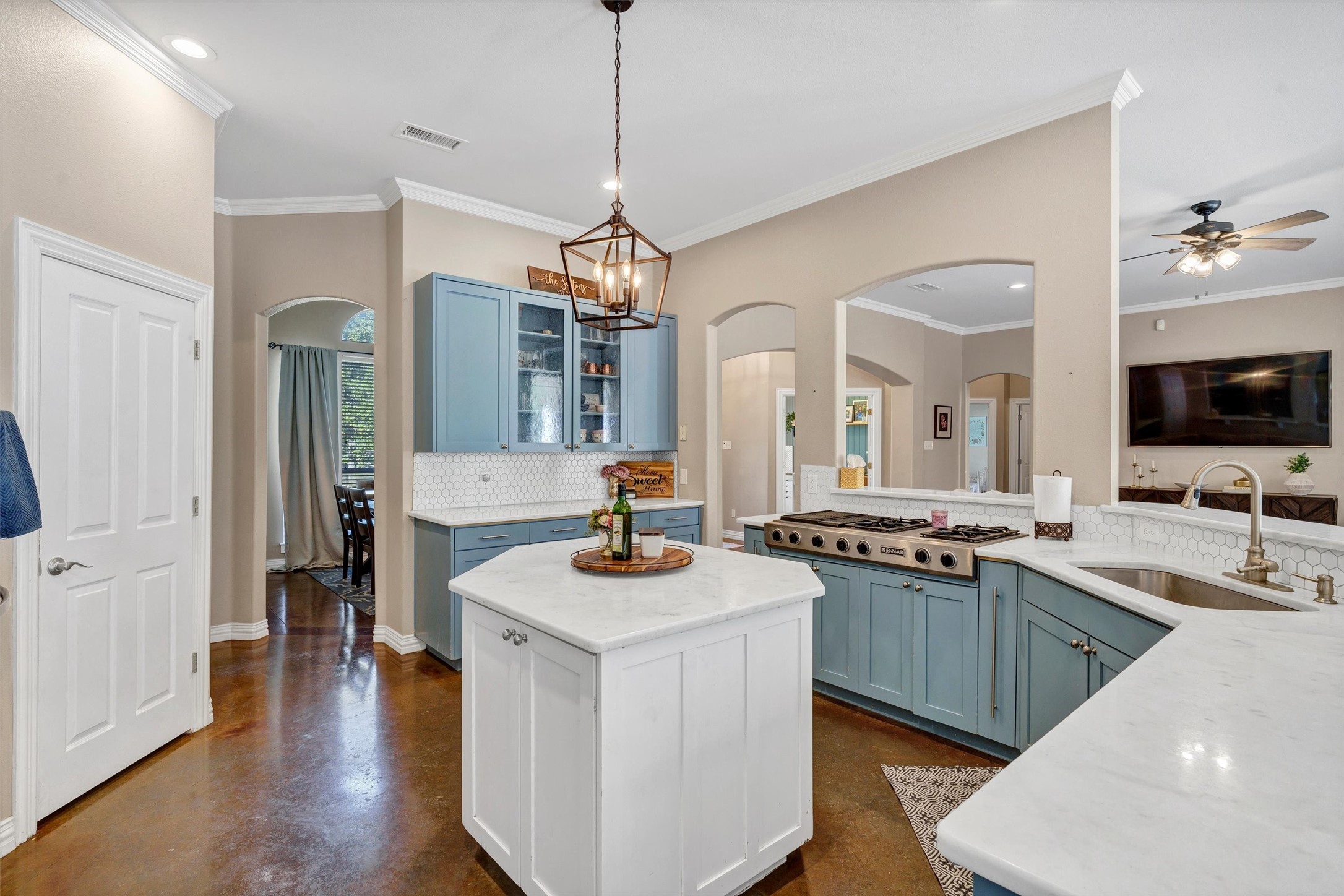 3404 Oak Leaf Drive