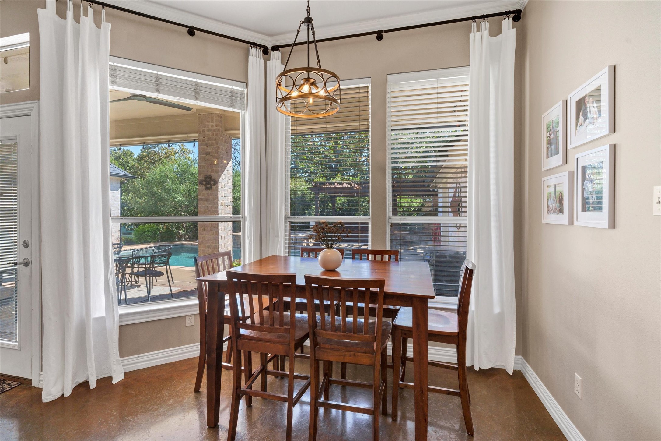 3404 Oak Leaf Drive