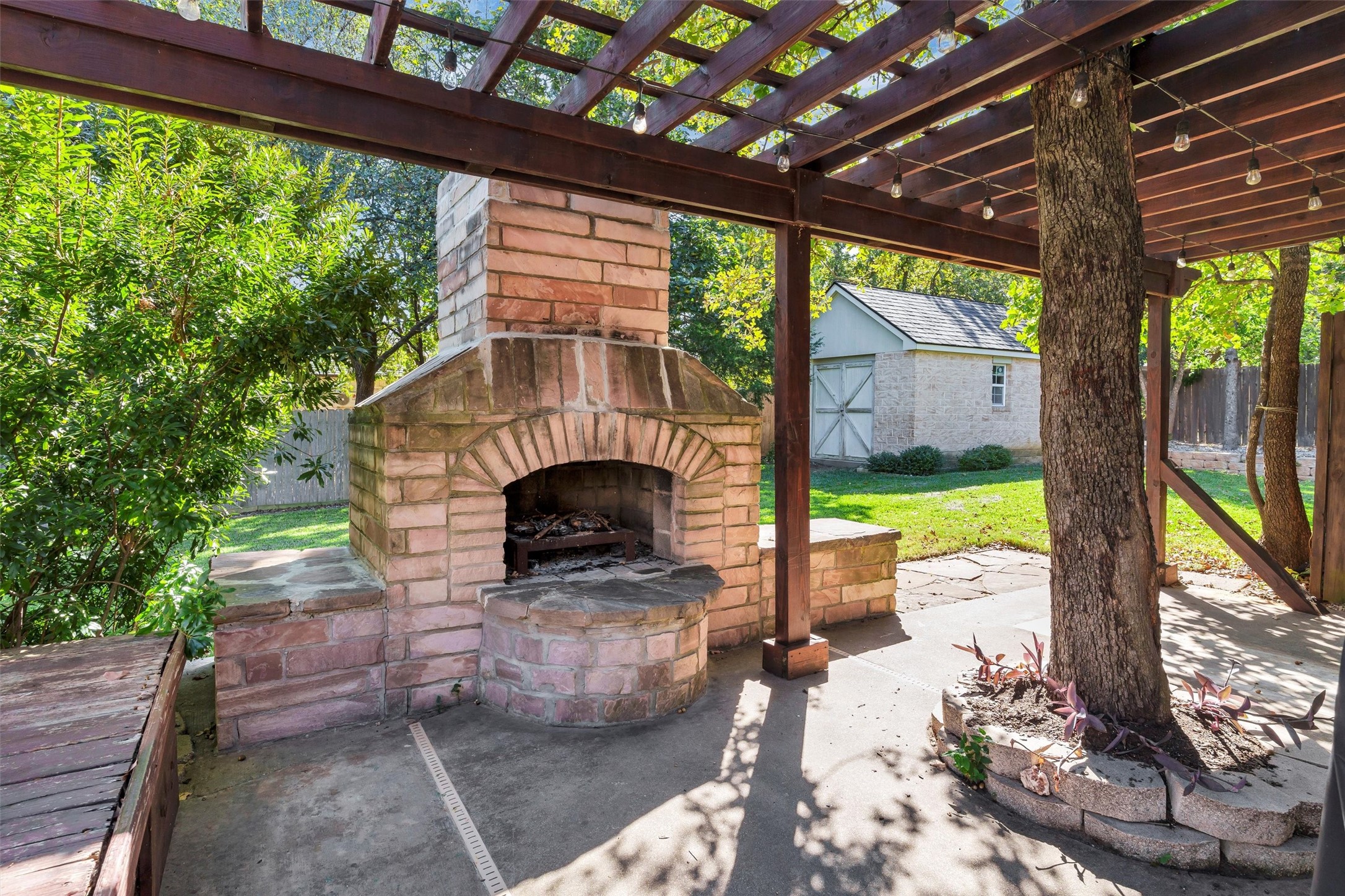 3404 Oak Leaf Drive