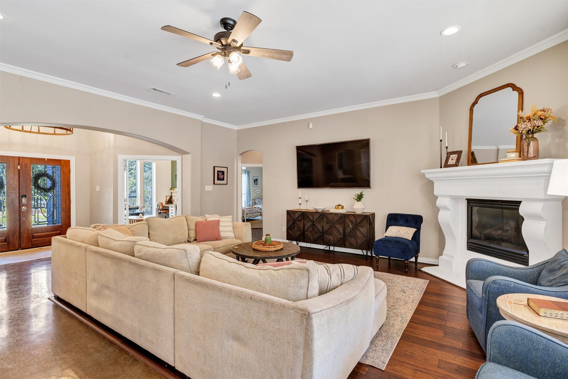 3404 Oak Leaf Drive