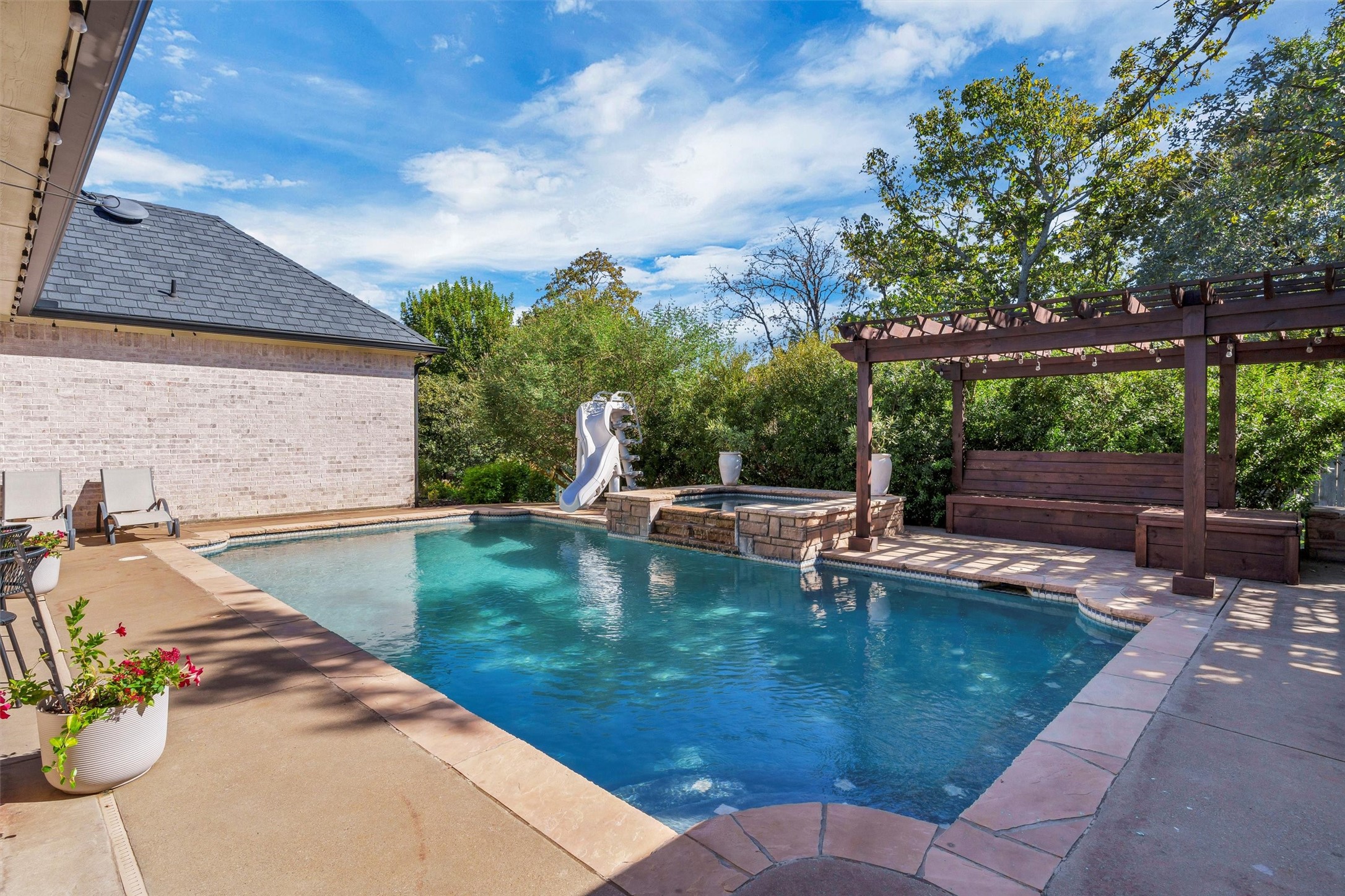 3404 Oak Leaf Drive