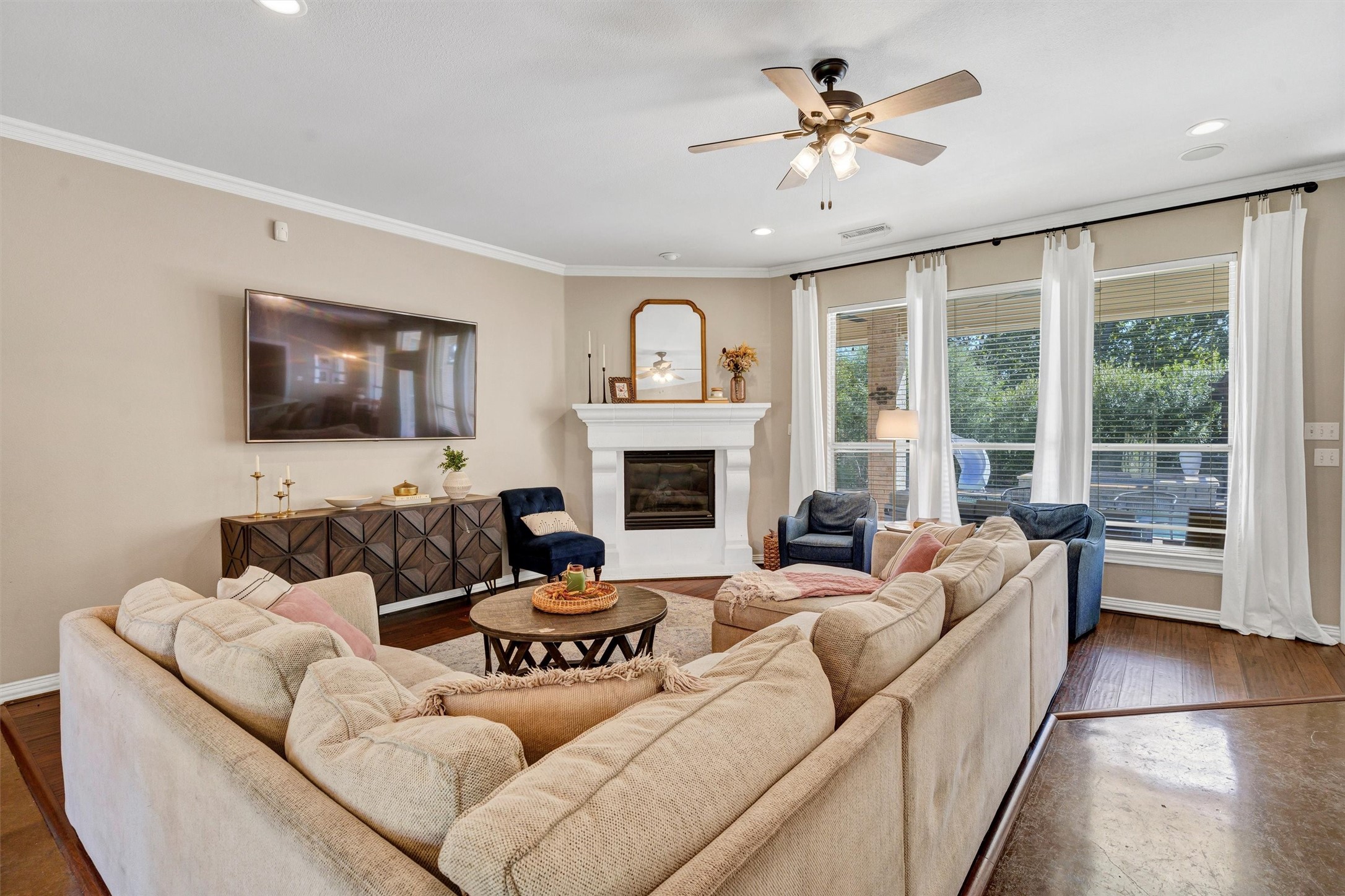 3404 Oak Leaf Drive