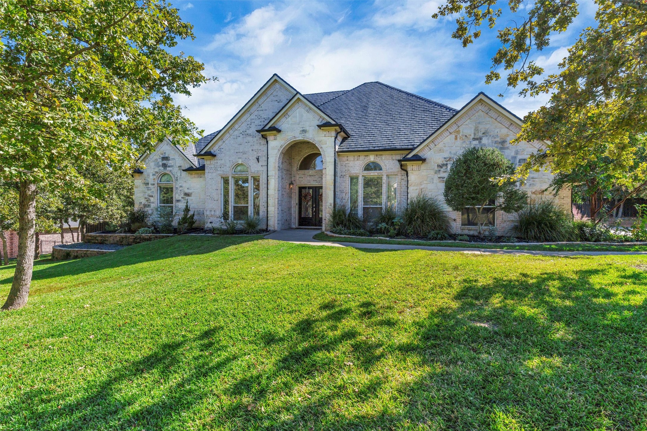 3404 Oak Leaf Drive
