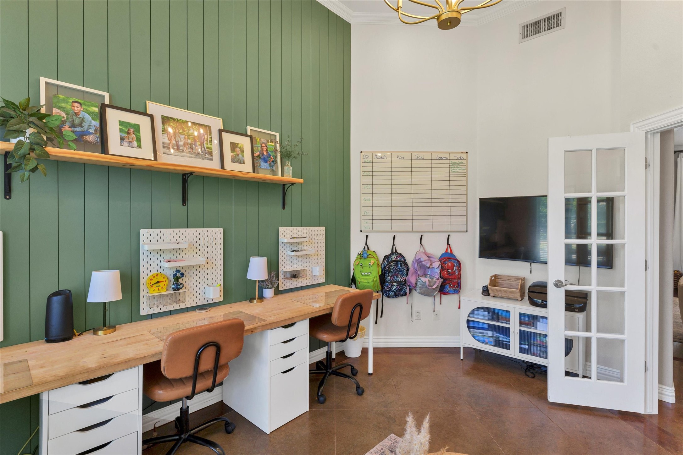 3404 Oak Leaf Drive