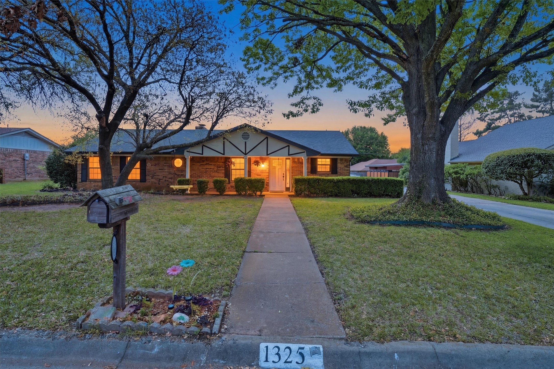 1325 Hemphill Drive