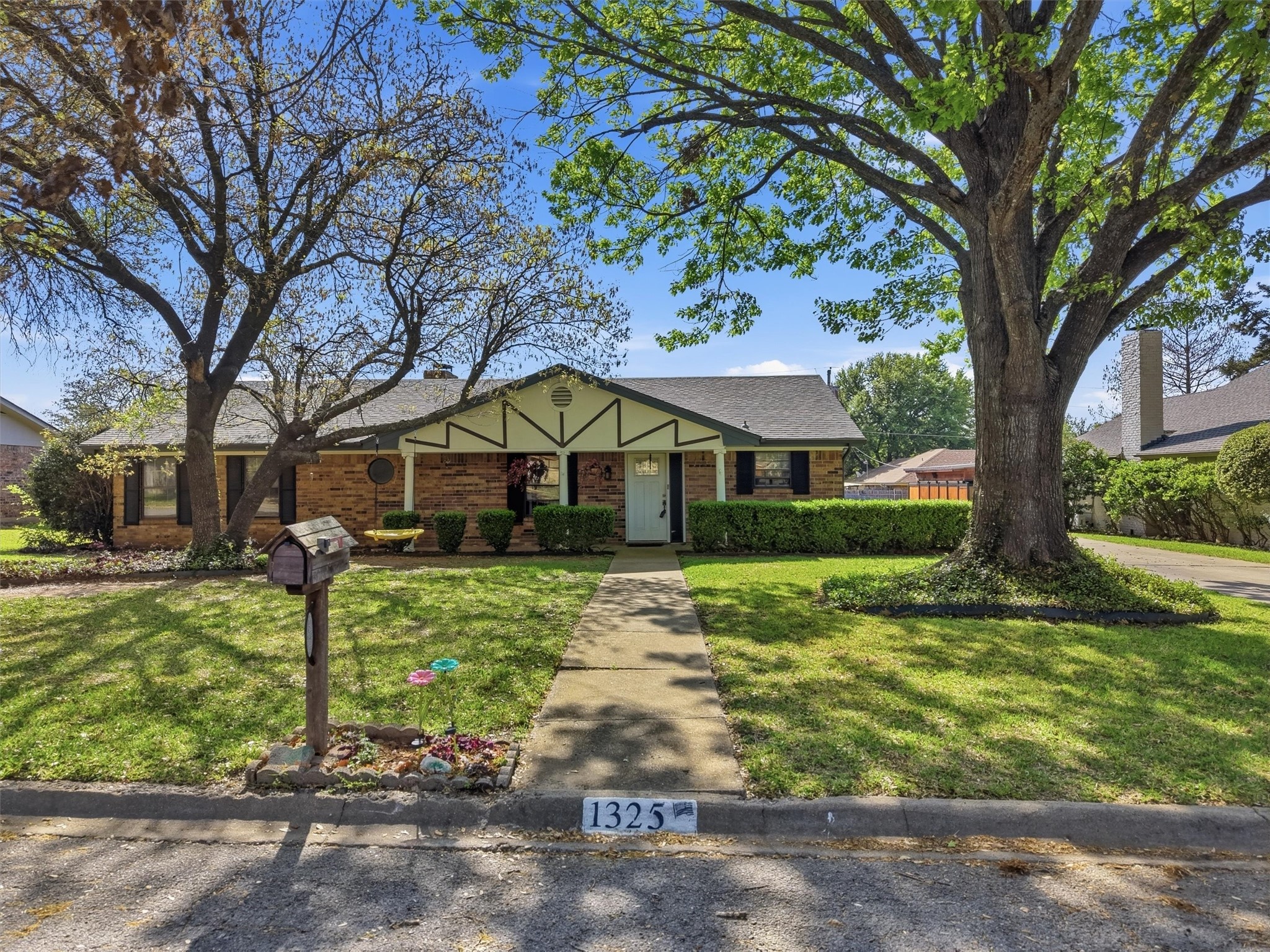 1325 Hemphill Drive