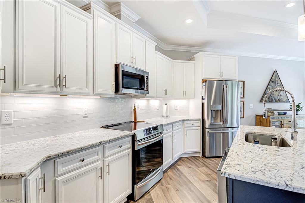 3760 Echo Forest Trail