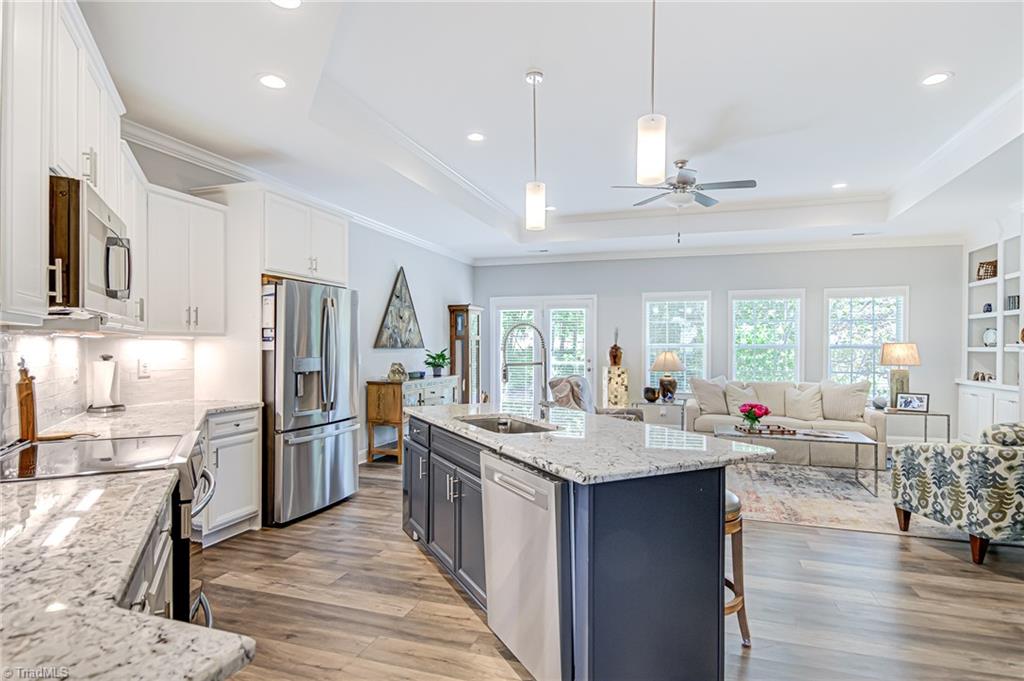 3760 Echo Forest Trail