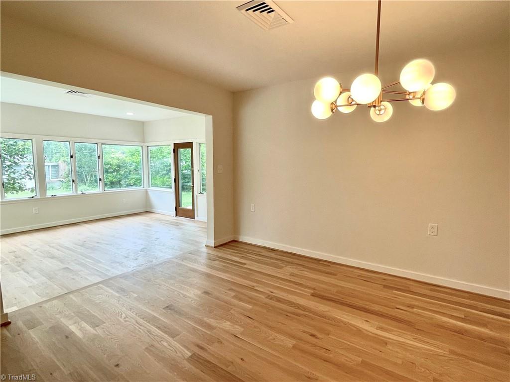 808 Parkwood Circle