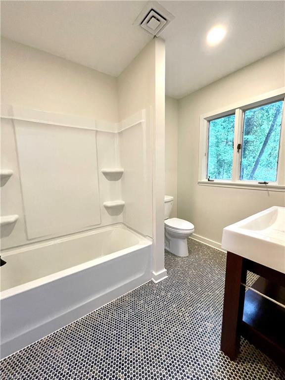 808 Parkwood Circle