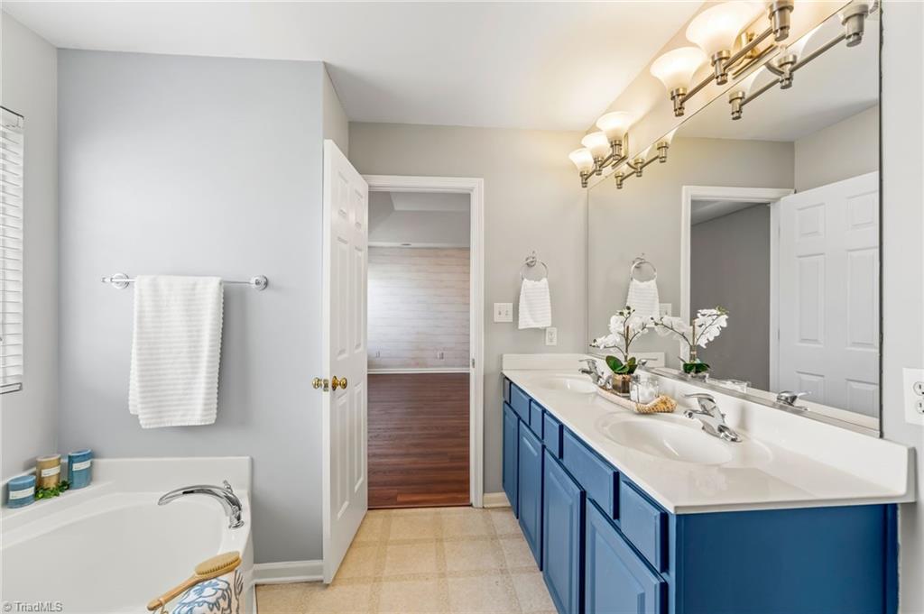 5200 Lager Court, McLeansville