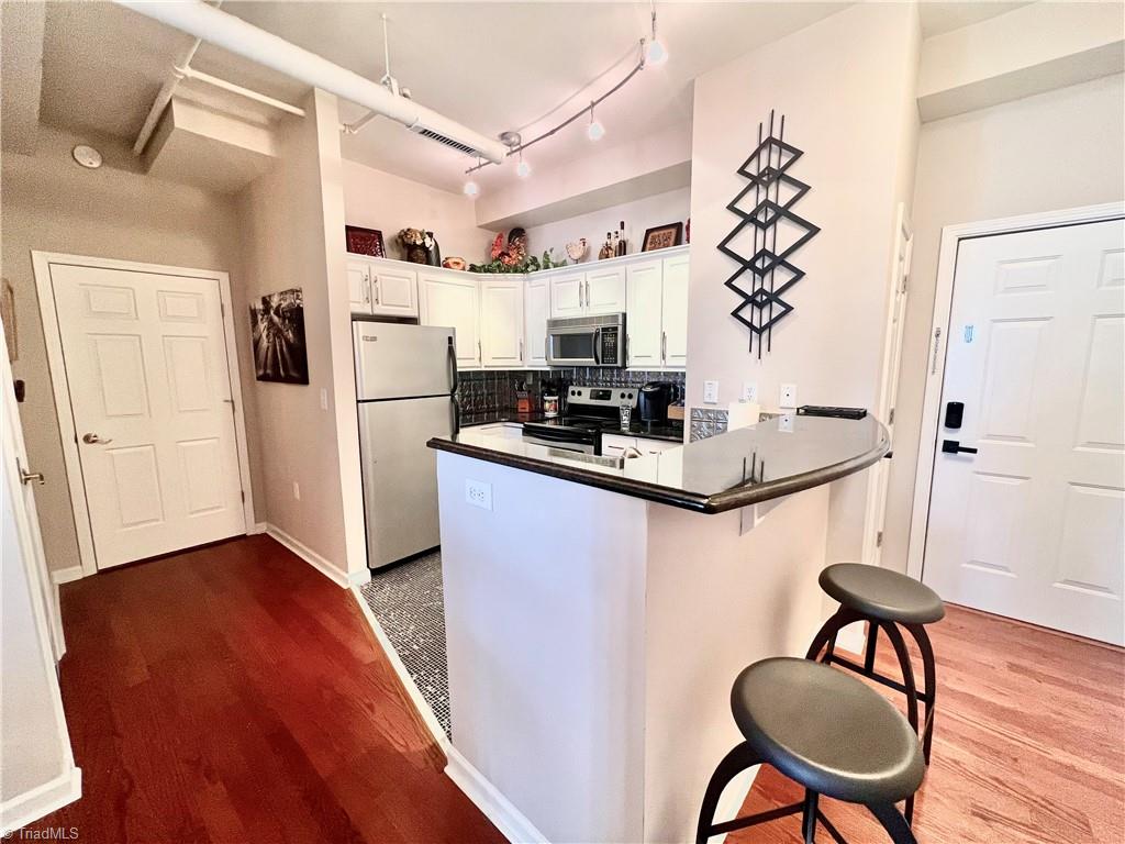 212 N Main Street # 2D