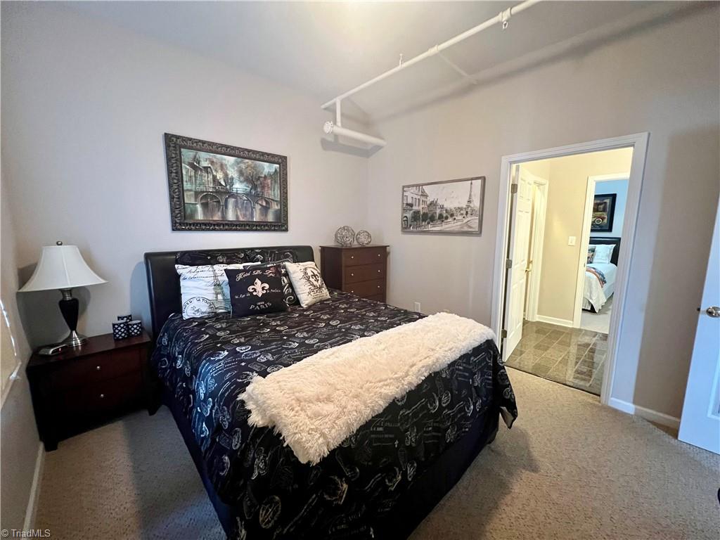212 N Main Street # 2D