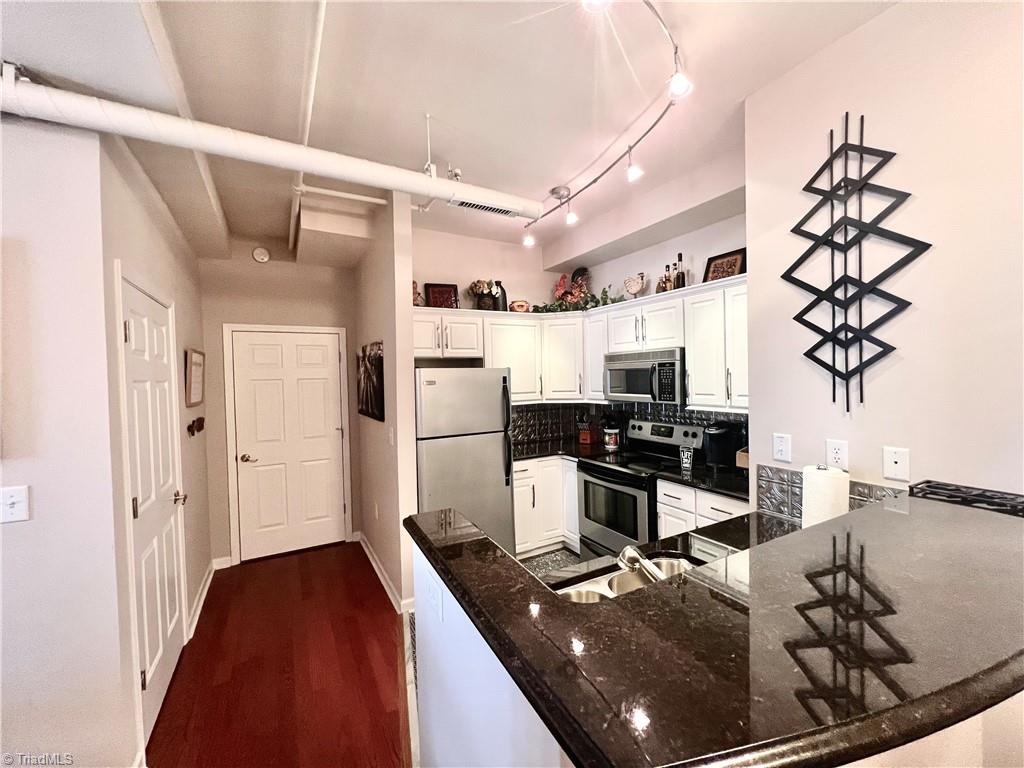 212 N Main Street # 2D
