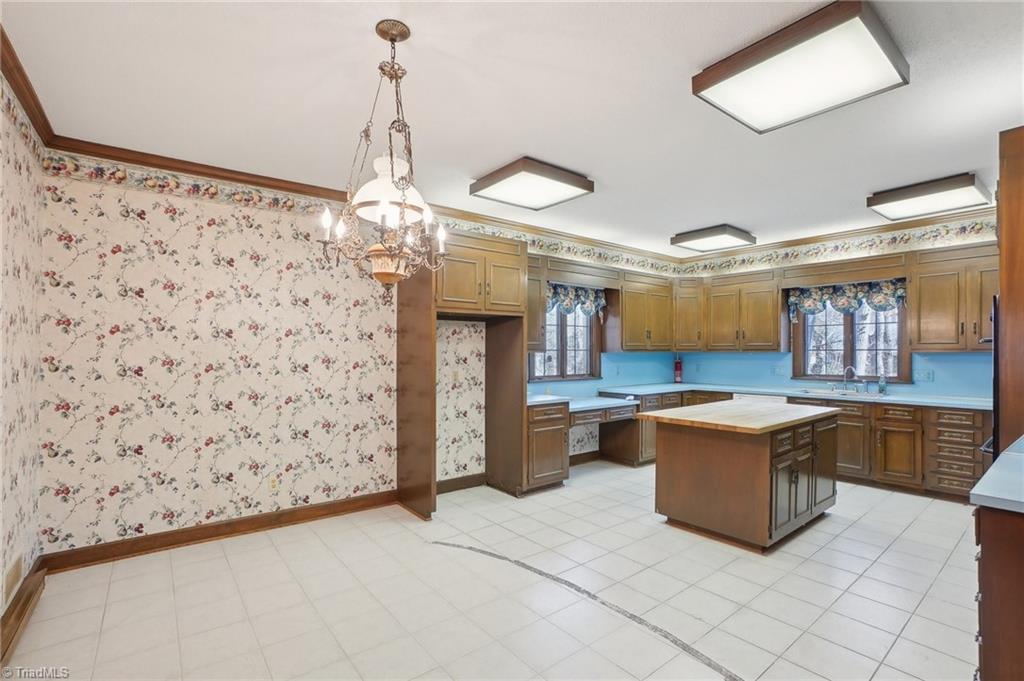 1211 Yorkshire Drive