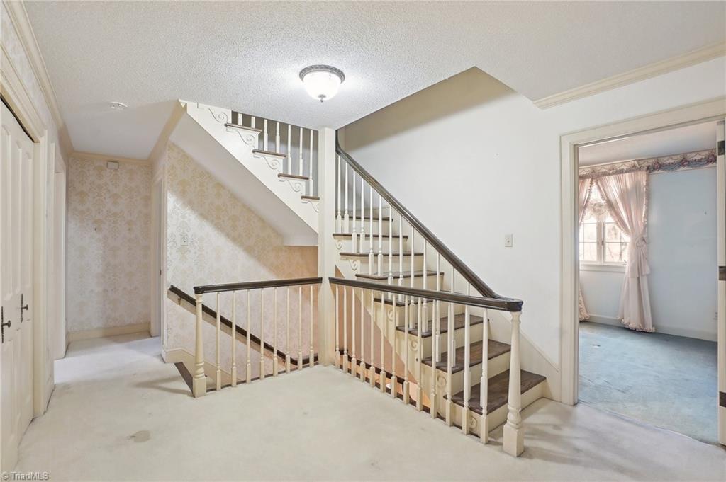 1211 Yorkshire Drive
