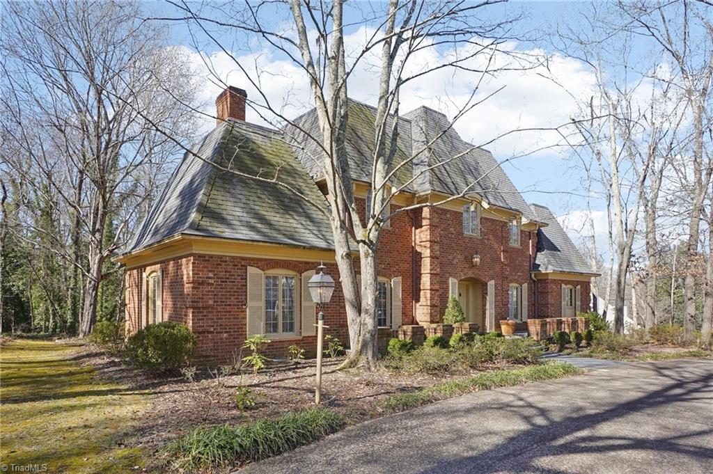 1211 Yorkshire Drive