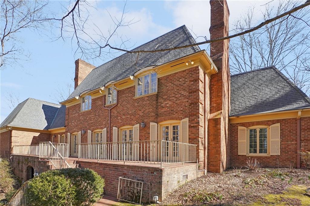 1211 Yorkshire Drive