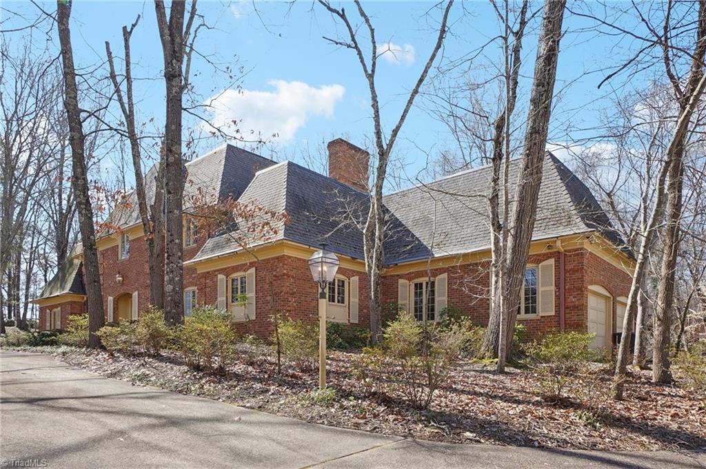 1211 Yorkshire Drive