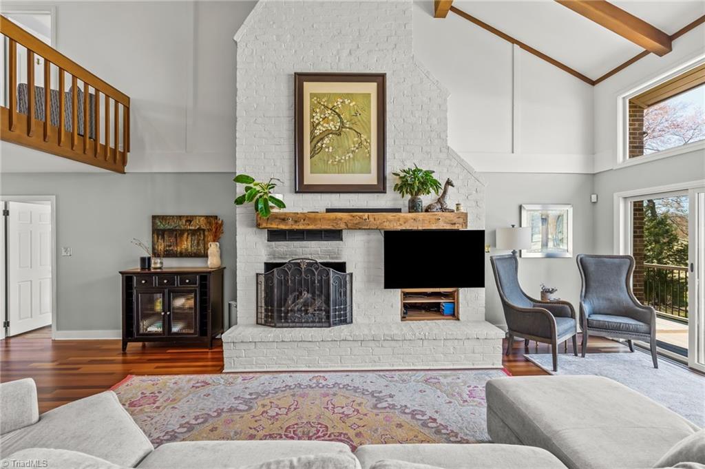 211 Cascade Drive