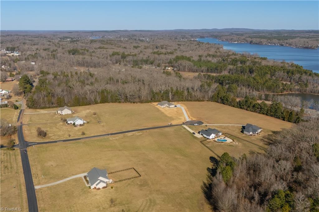 162 Houston's Hideaway