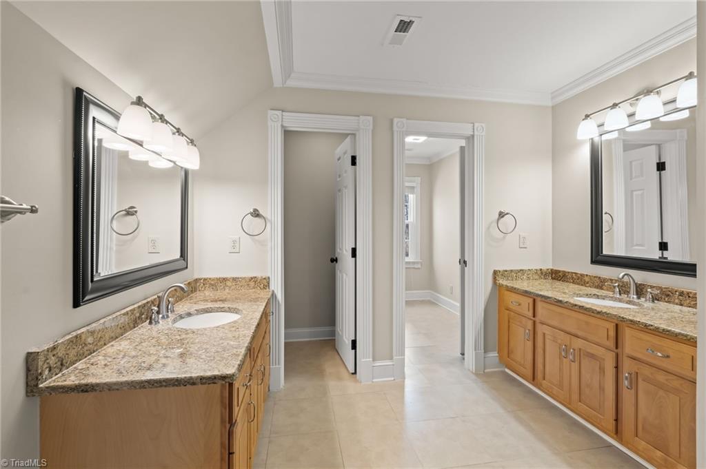 7902 Southerland Drive