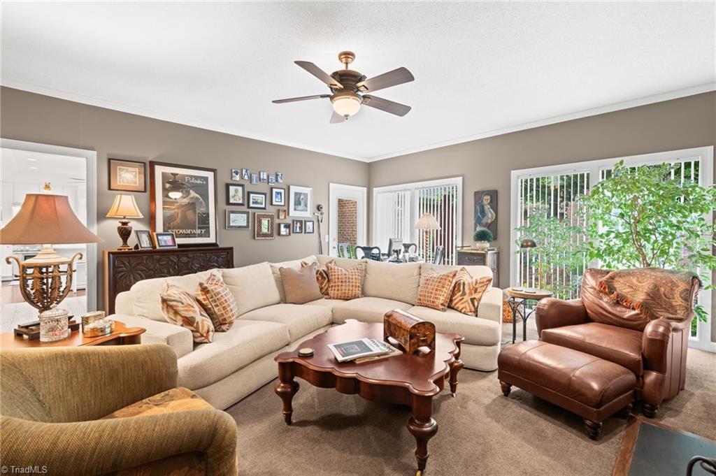 1718 Farnsworth Court