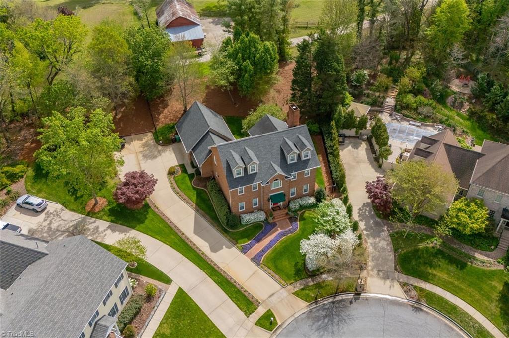 1718 Farnsworth Court