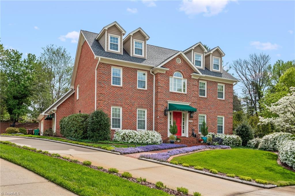 1718 Farnsworth Court