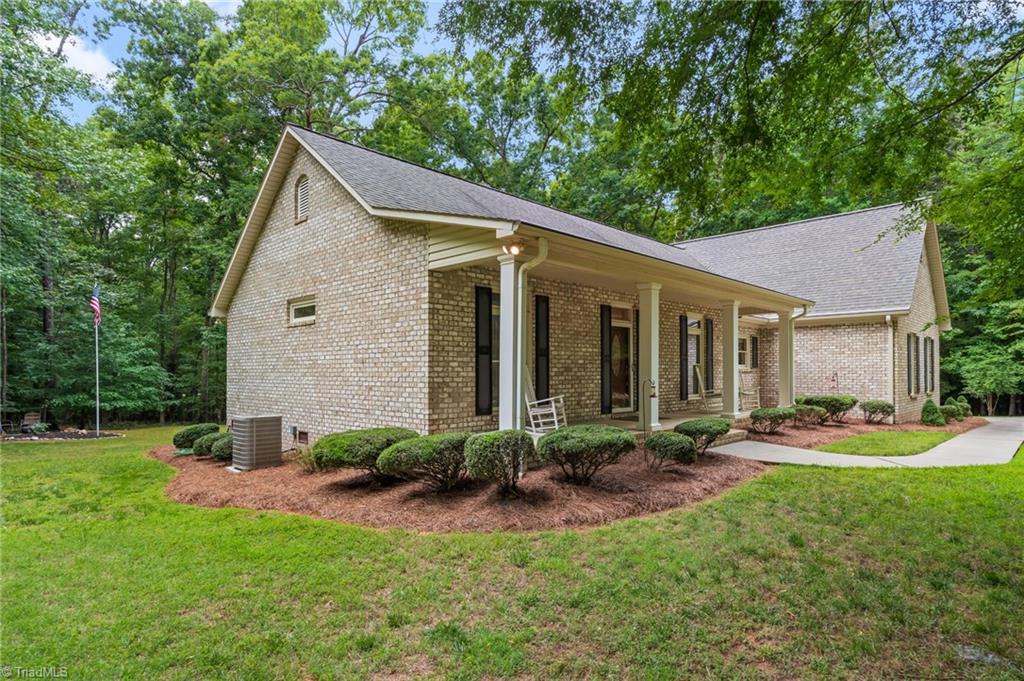 434 Yachtsmans Point Drive