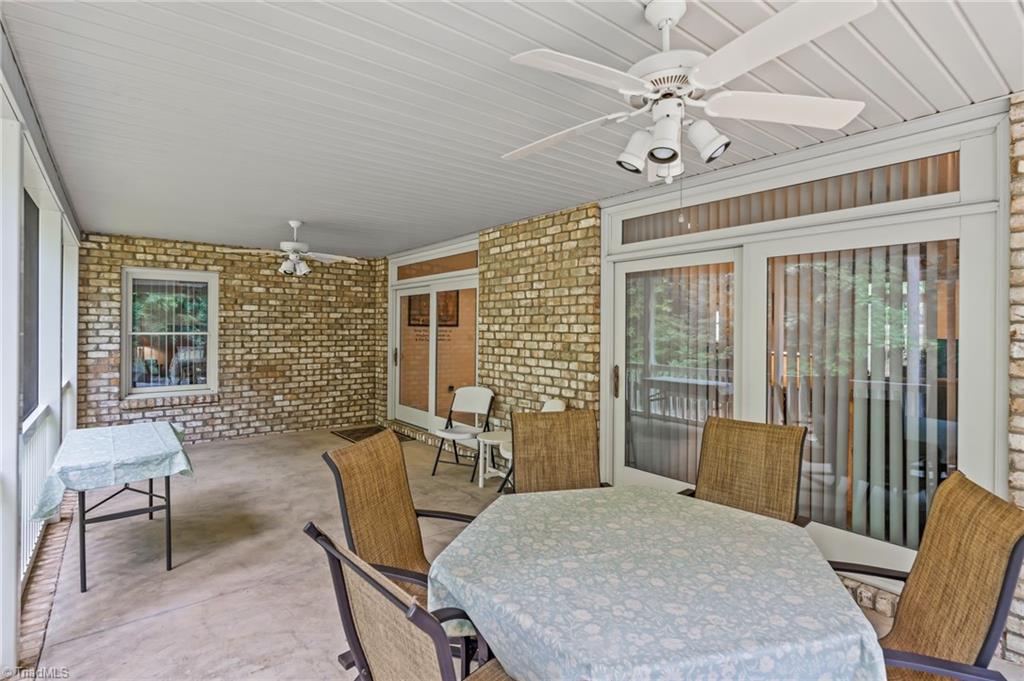434 Yachtsmans Point Drive