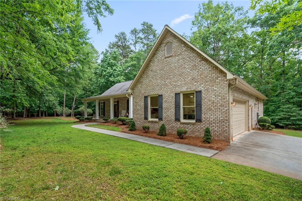 434 Yachtsmans Point Drive
