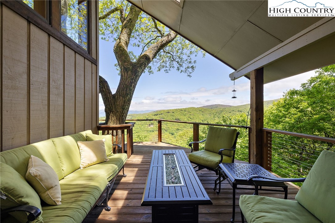 148 Grassy Gap Loop Road