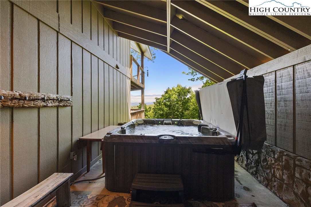 148 Grassy Gap Loop Road