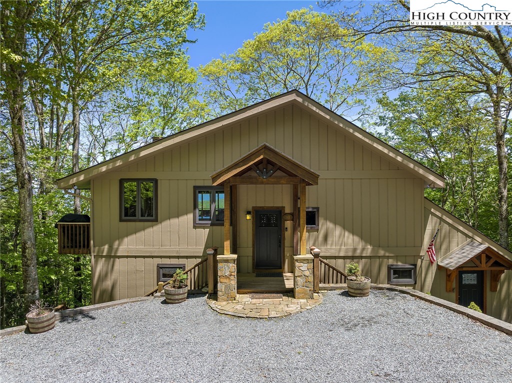 148 Grassy Gap Loop Road