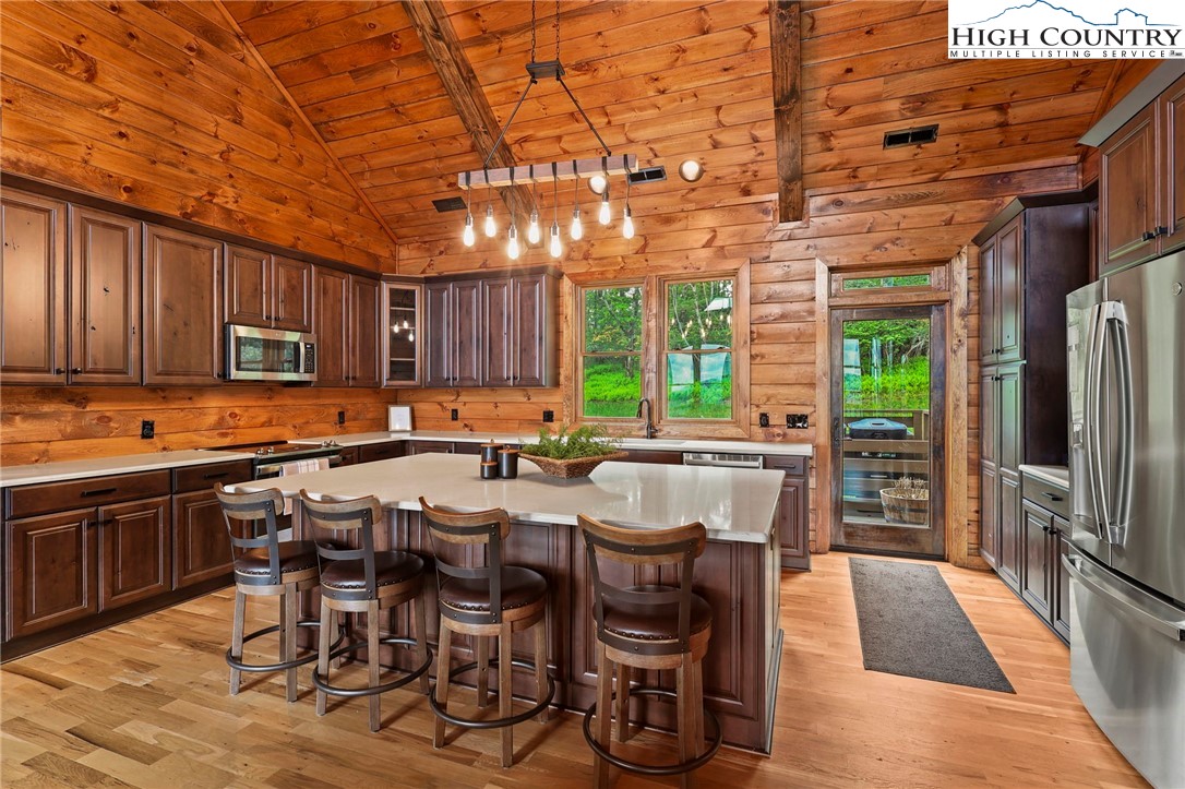 543 Broken Arrow Trail