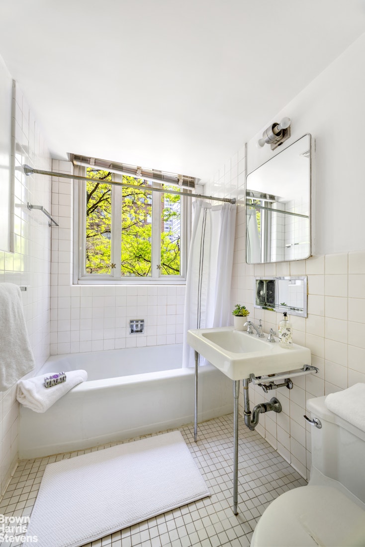 169 E 69TH Street 3C