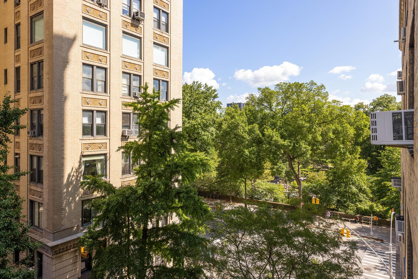 327 CENTRAL Park W 15B