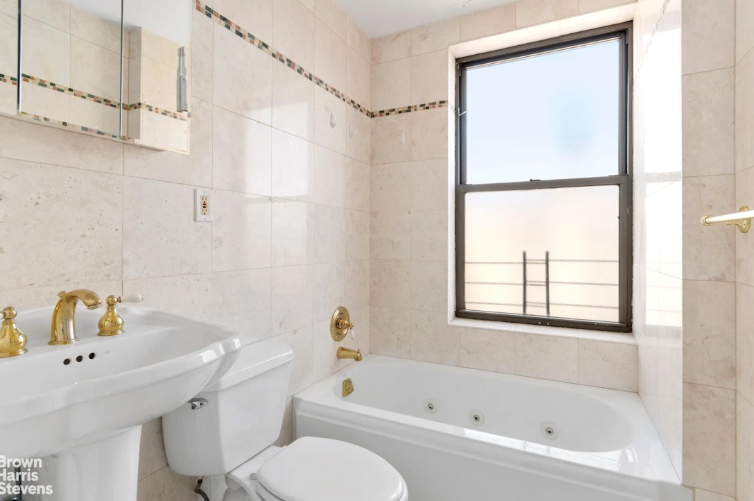 327 CENTRAL Park W 15B