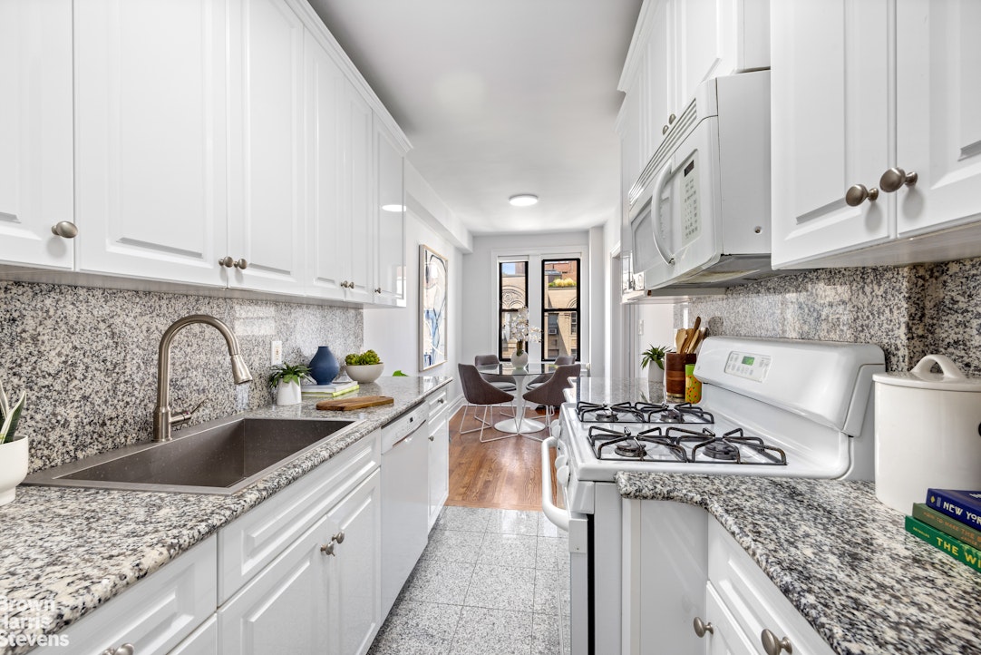 327 CENTRAL Park W 15B