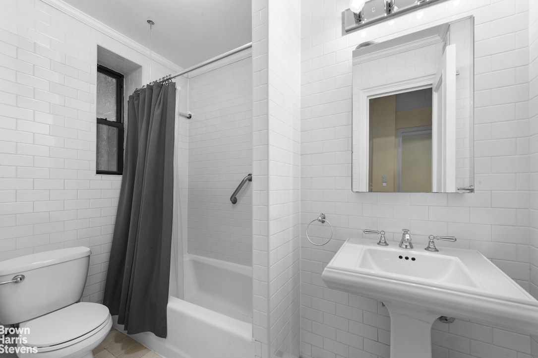 142 E 49TH Street 3B