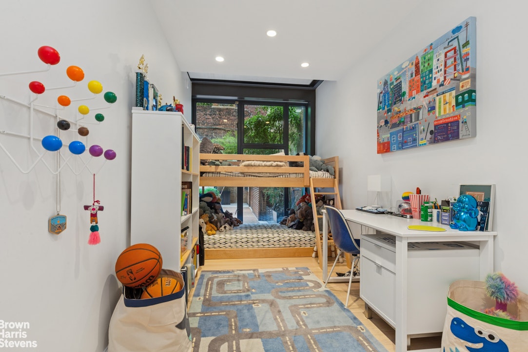 35 W 71ST Street 1