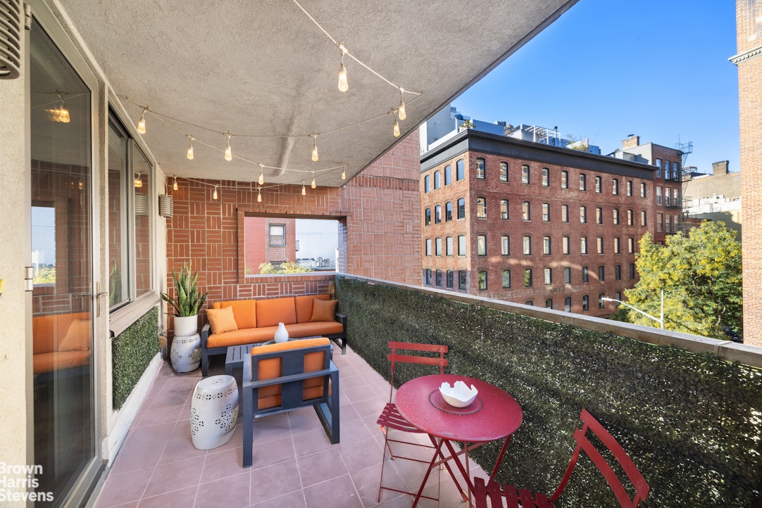 123 BAXTER Street 4A