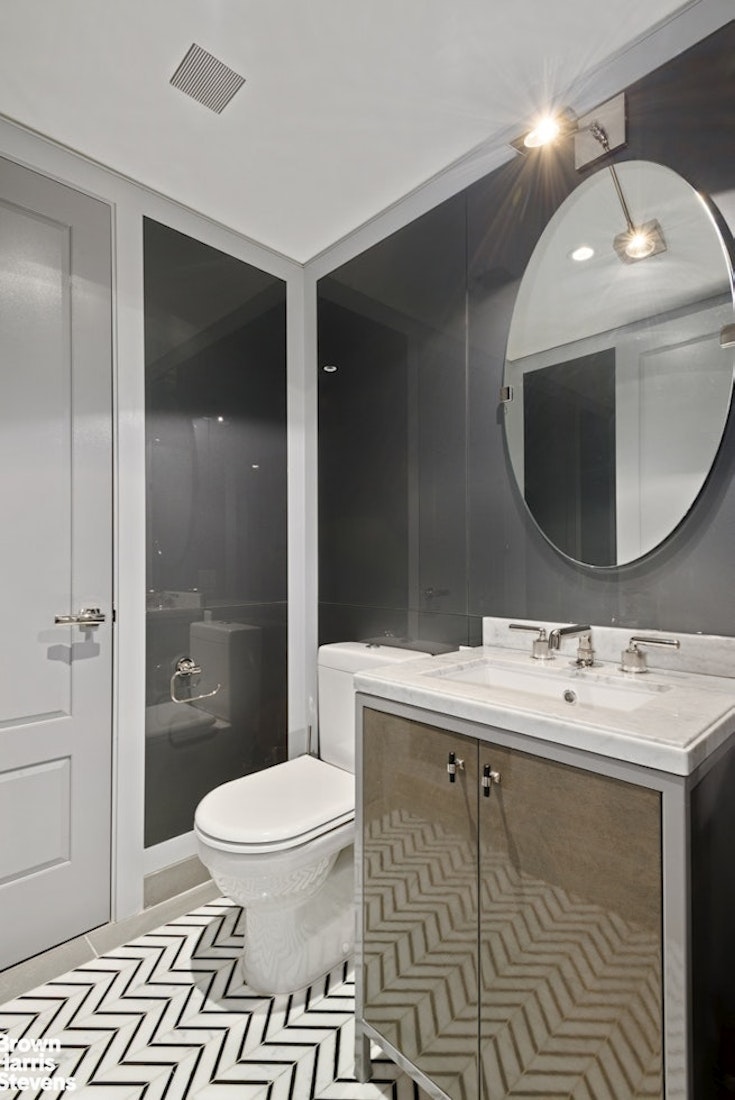 21 E 61ST Street 4C