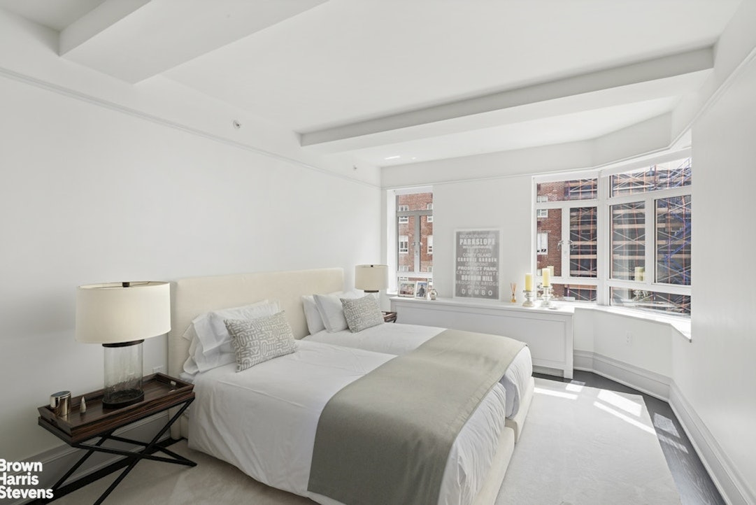21 E 61ST Street 4C