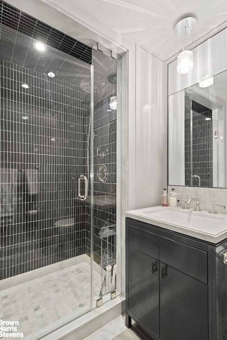 21 E 61ST Street 4C