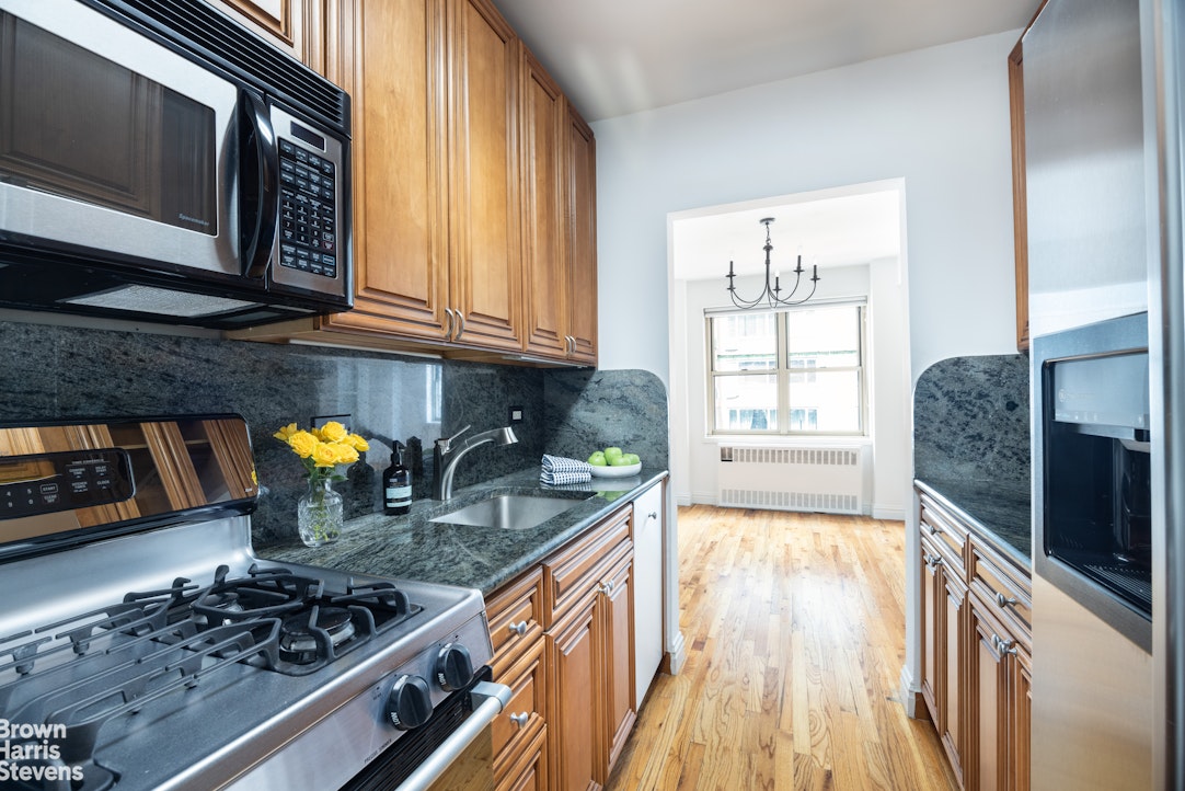 415 E 52ND Street 6MC